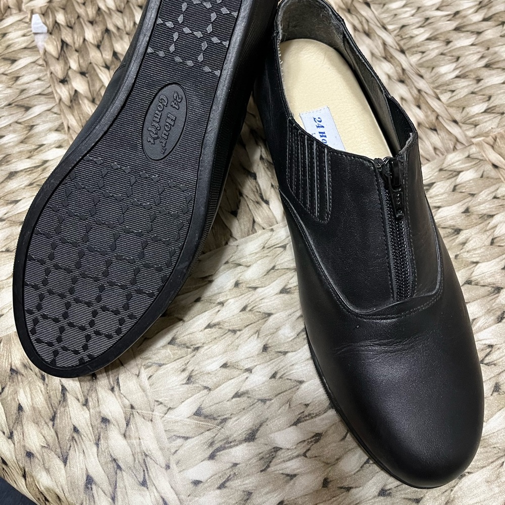 Comfort view women’s Black bootie never worn